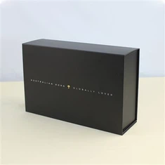 ढक्कन वाला कपड़ा के बक्सा